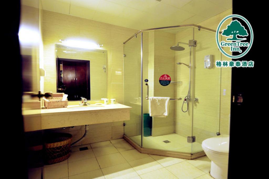Greentree Inn Shanghai Dongming Road Subway Station Express Hotel Eksteriør bilde