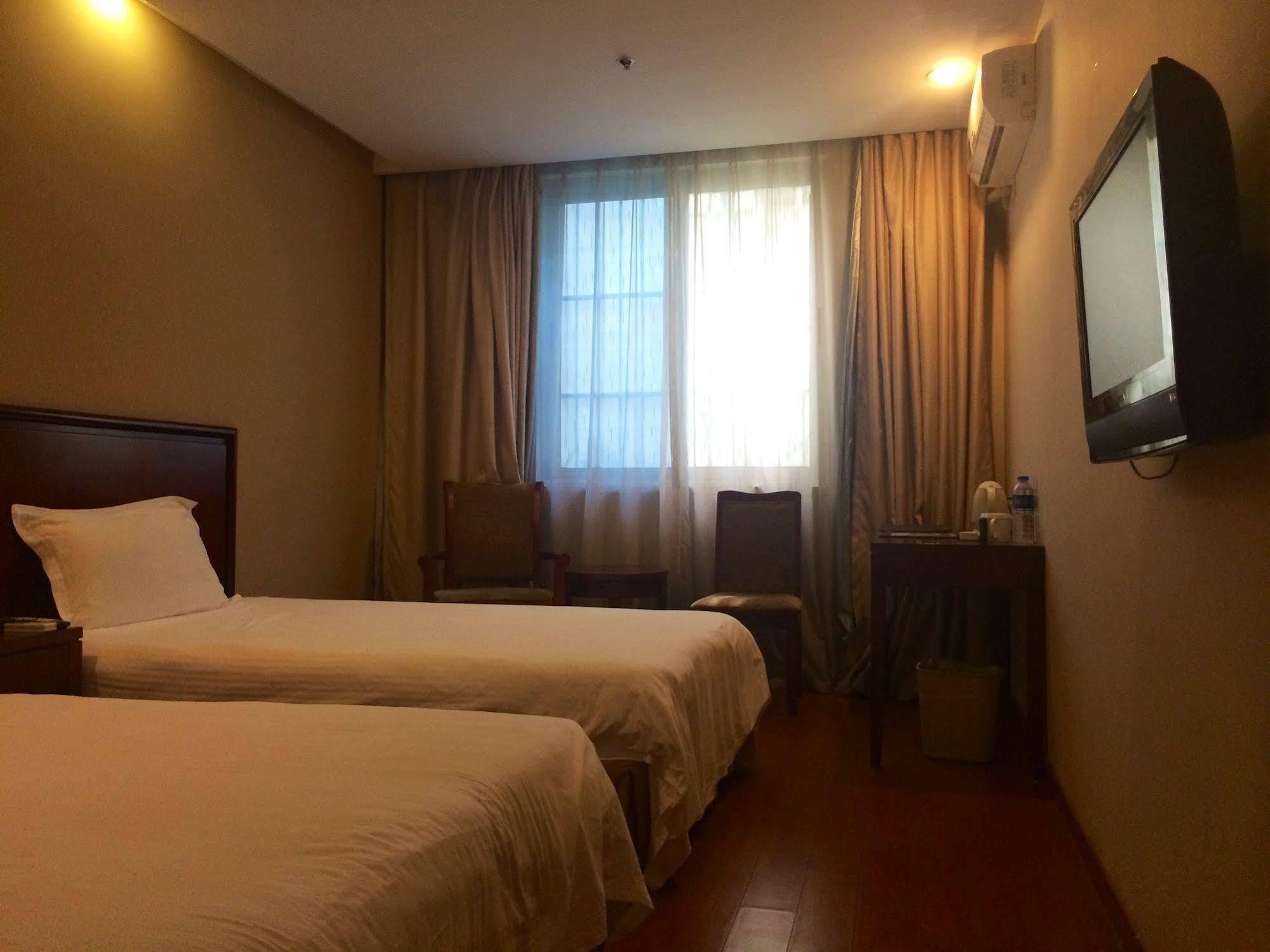 Greentree Inn Shanghai Dongming Road Subway Station Express Hotel Eksteriør bilde